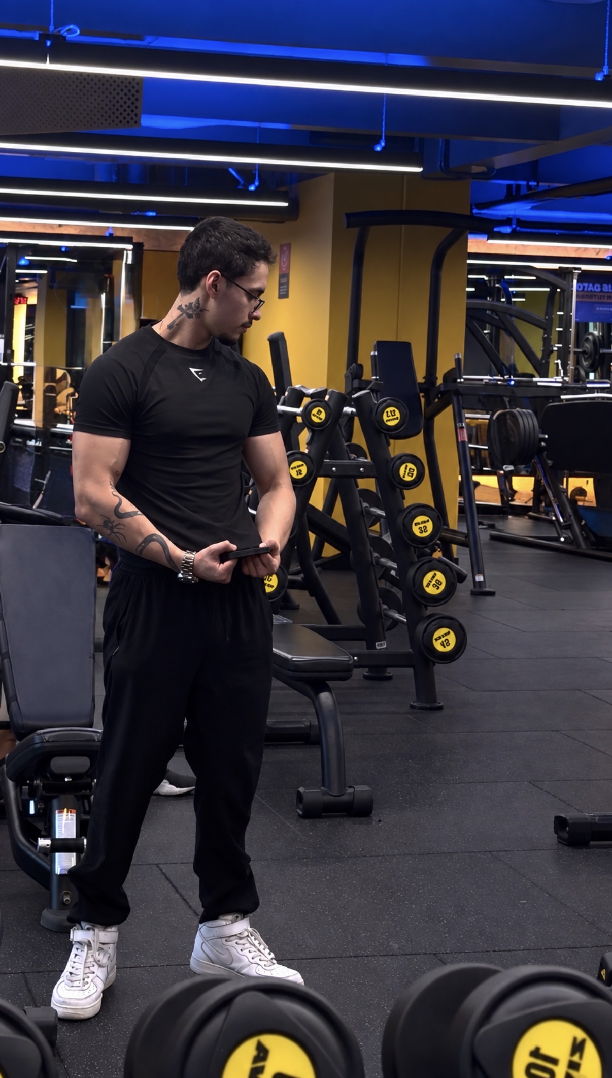 Roger Avelar en el gimnasio